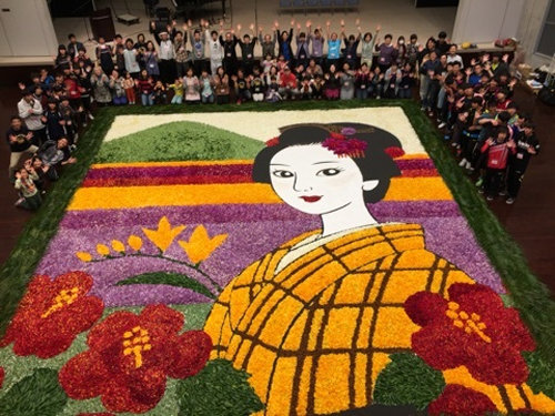 2016年のイベントでは、10mの巨大ピカチュウの花絵を作ることが計画されており、その協力者が募集されています