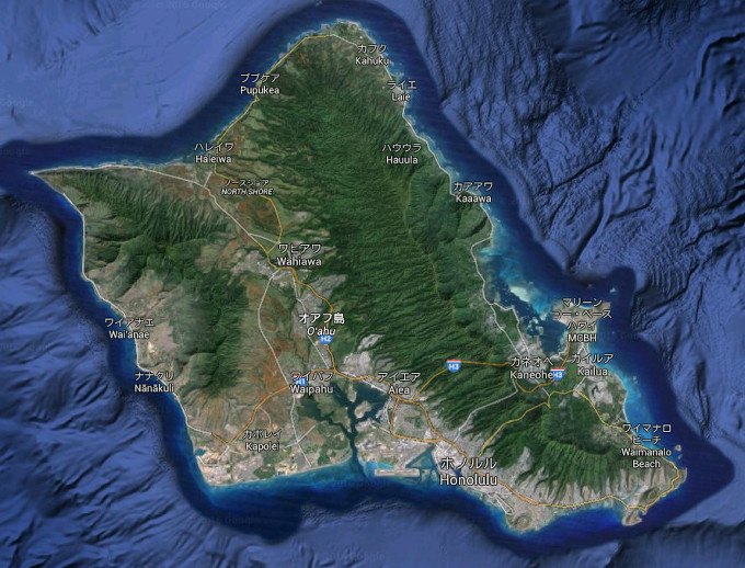 少し角度を変えた「オアフ島」っぽい感じで、サンムーンは、ホノルル、ワイキキ、真珠湾などがあり、ダイヤモンドヘッドなどの火山島であるハワイのオアフ島スタートで8つの島が冒険の舞台