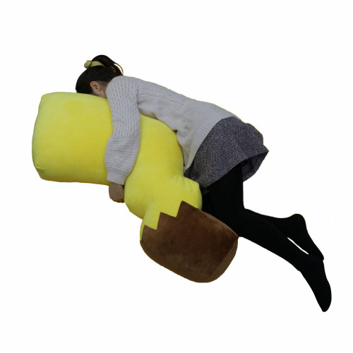 ポケモンのしっぽグッズとしては、上記のものとは別に、「抱き枕 ピカチュウのしっぽ」という商品も発売されます