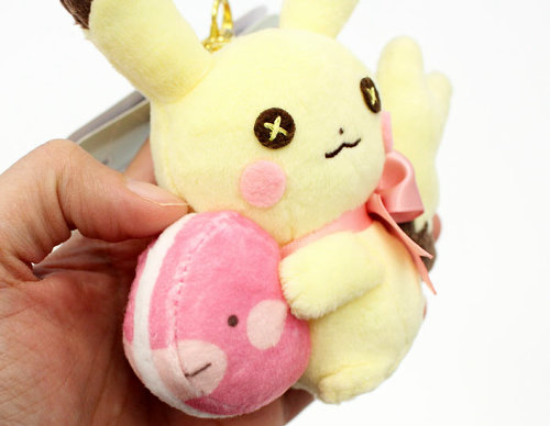 マスコットバッグチャーム ピカチュウメス fluffy little pokemon　1,300円
